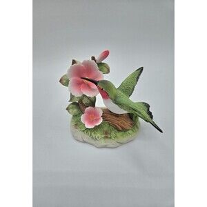 Vntg Hummingbird & Hibiscus Porcelain Figurine, Signed-Gaylord, 3.25"x4.25"x3.5"